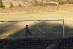copy_0_peru-kite-playing